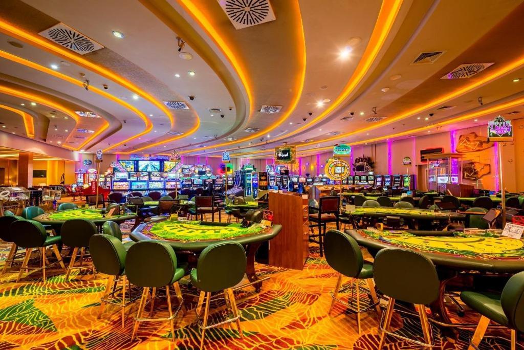 Vuni Palace Luxury Resort & Beach & Casino Kyrenia  Bagian luar foto