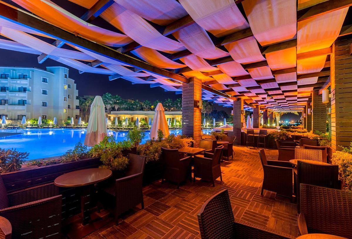 Vuni Palace Luxury Resort & Beach & Casino Kyrenia  Bagian luar foto