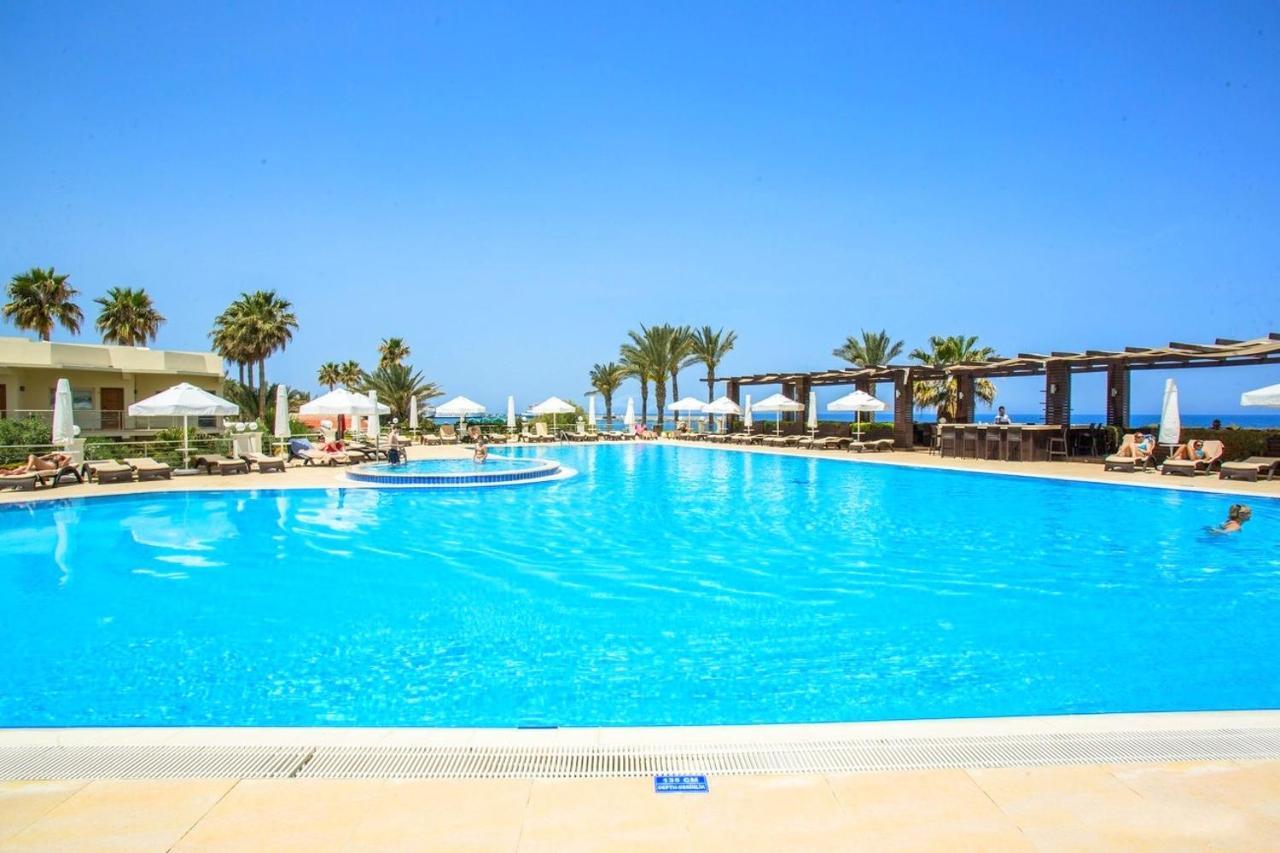Vuni Palace Luxury Resort & Beach & Casino Kyrenia  Bagian luar foto