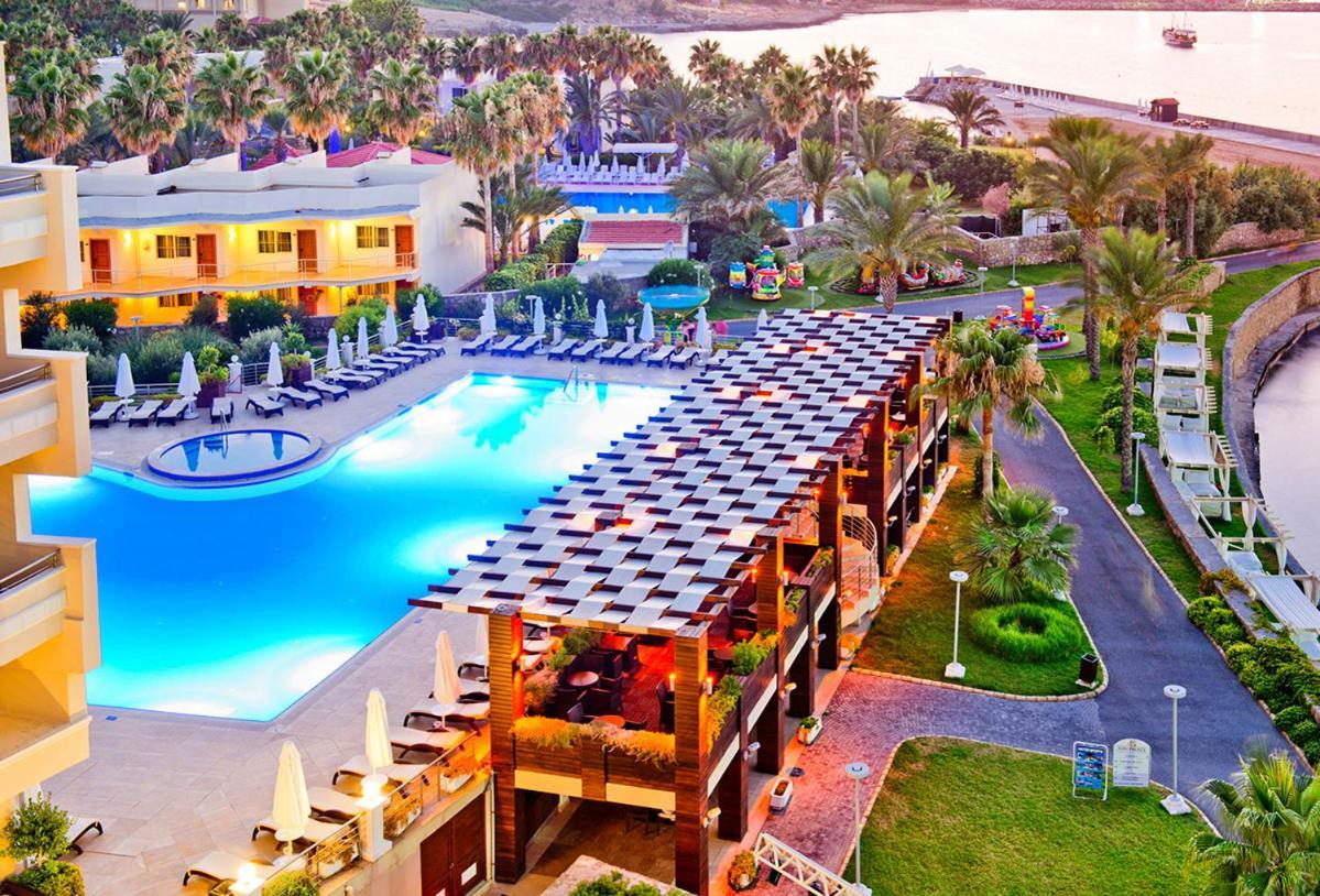 Vuni Palace Luxury Resort & Beach & Casino Kyrenia  Bagian luar foto
