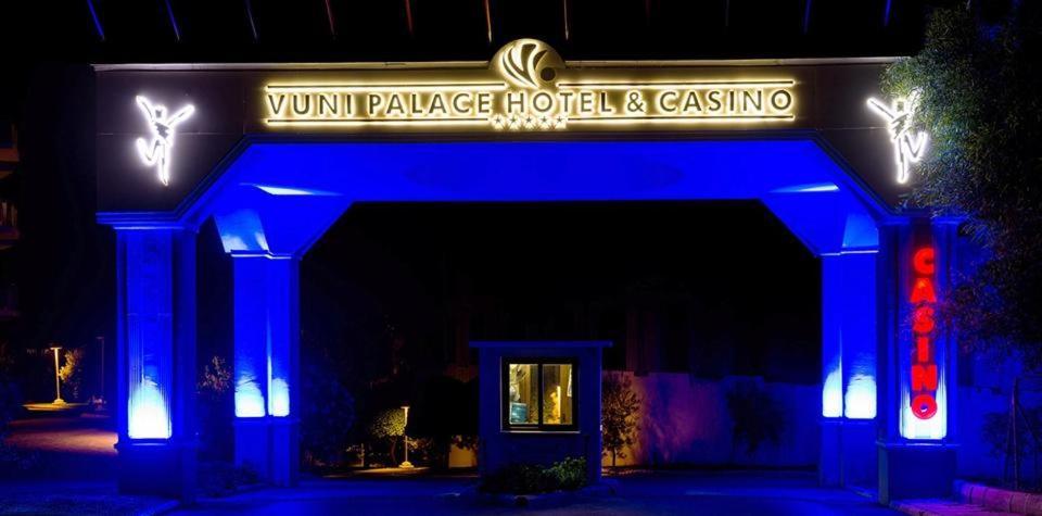 Vuni Palace Luxury Resort & Beach & Casino Kyrenia  Bagian luar foto