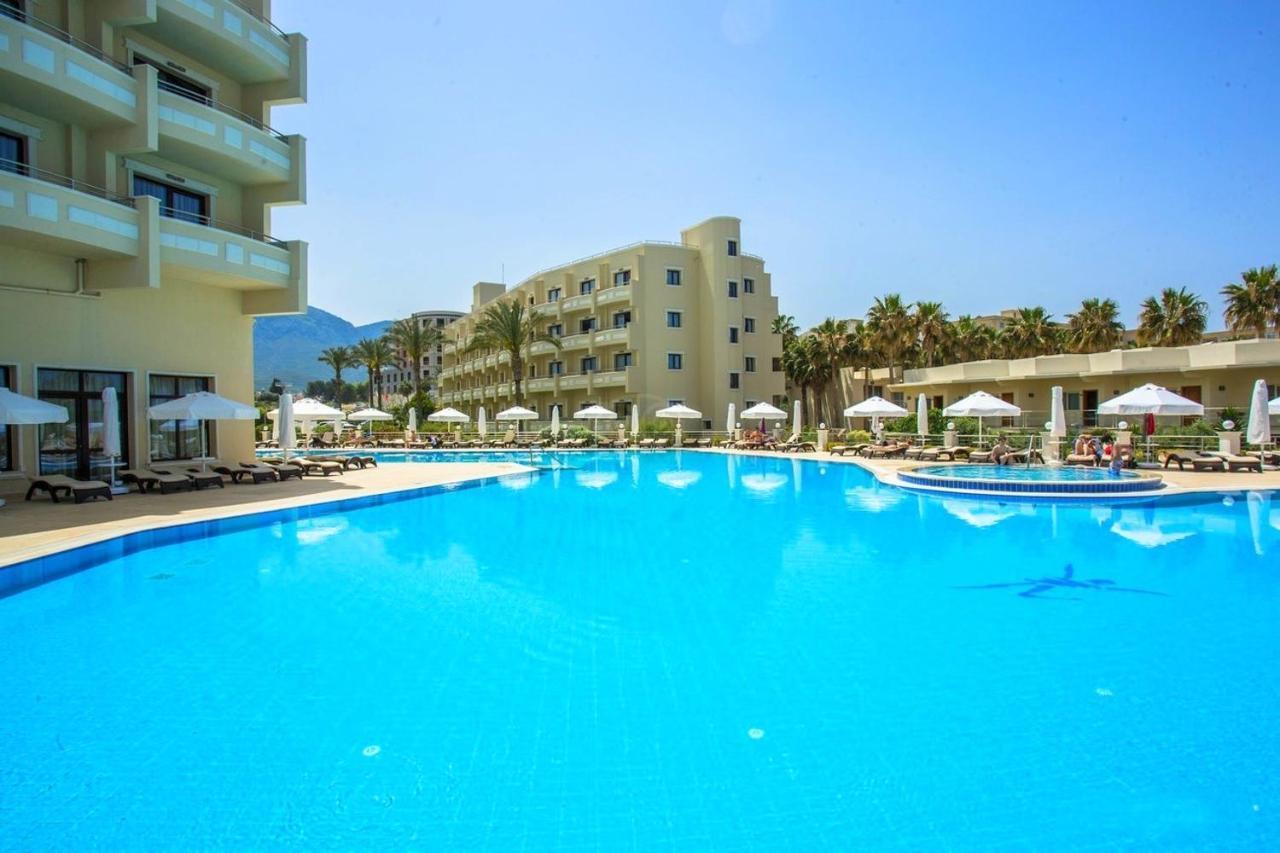 Vuni Palace Luxury Resort & Beach & Casino Kyrenia  Bagian luar foto