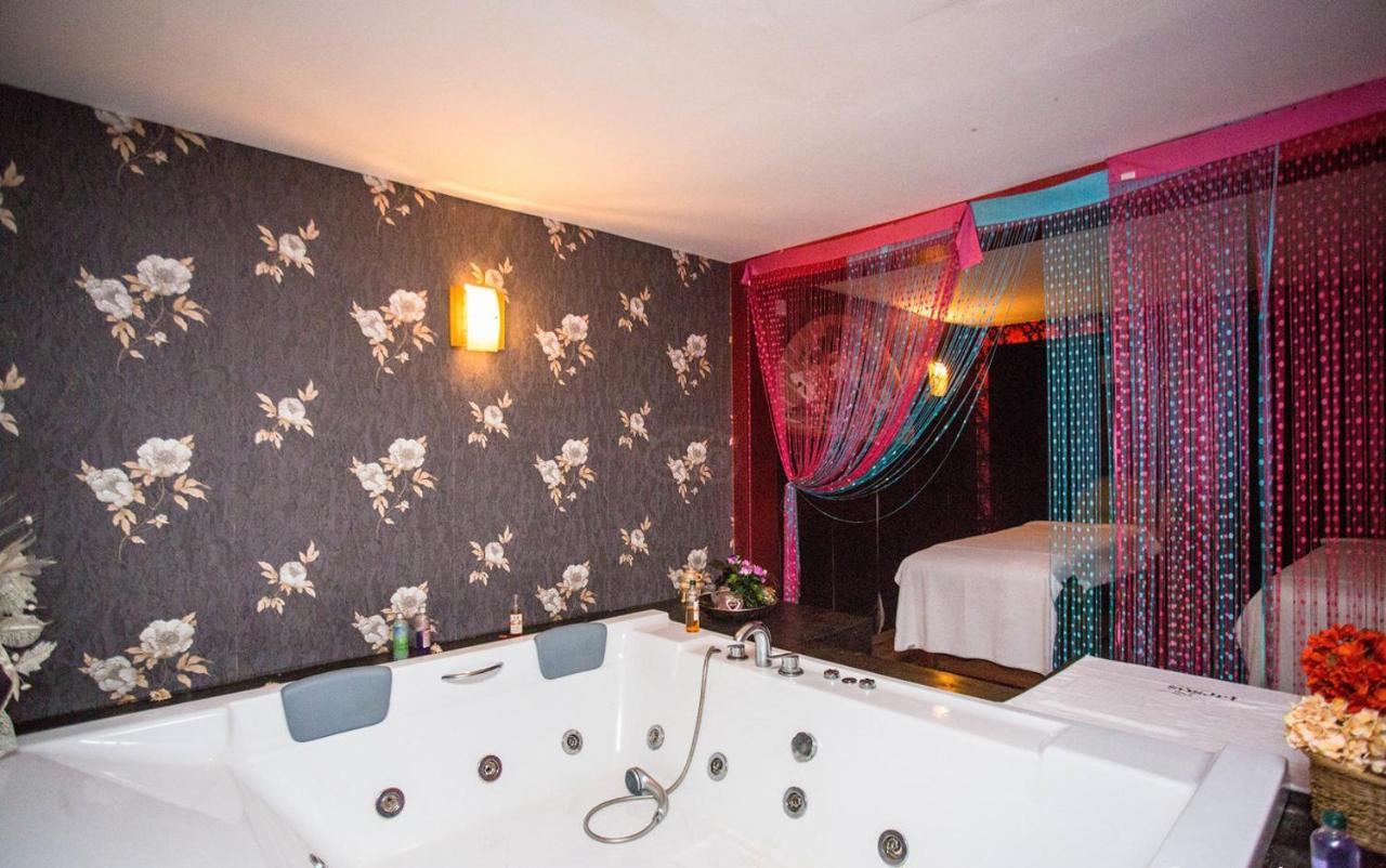 Vuni Palace Luxury Resort & Beach & Casino Kyrenia  Bagian luar foto